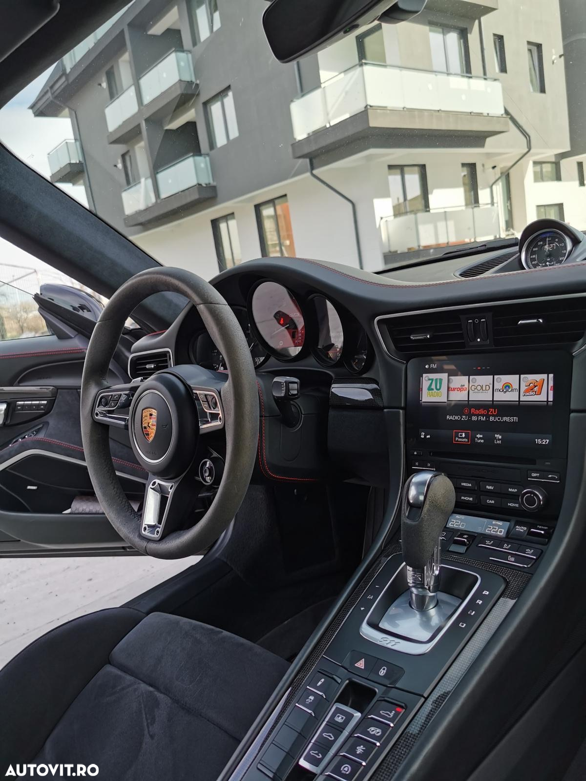 Porsche 911 Carrera 4 GTS Cabriolet PDK - 16