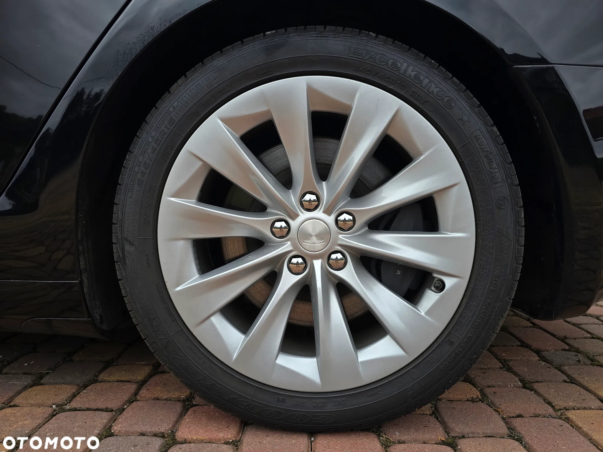 Tesla Model S Long Range Plus - 32