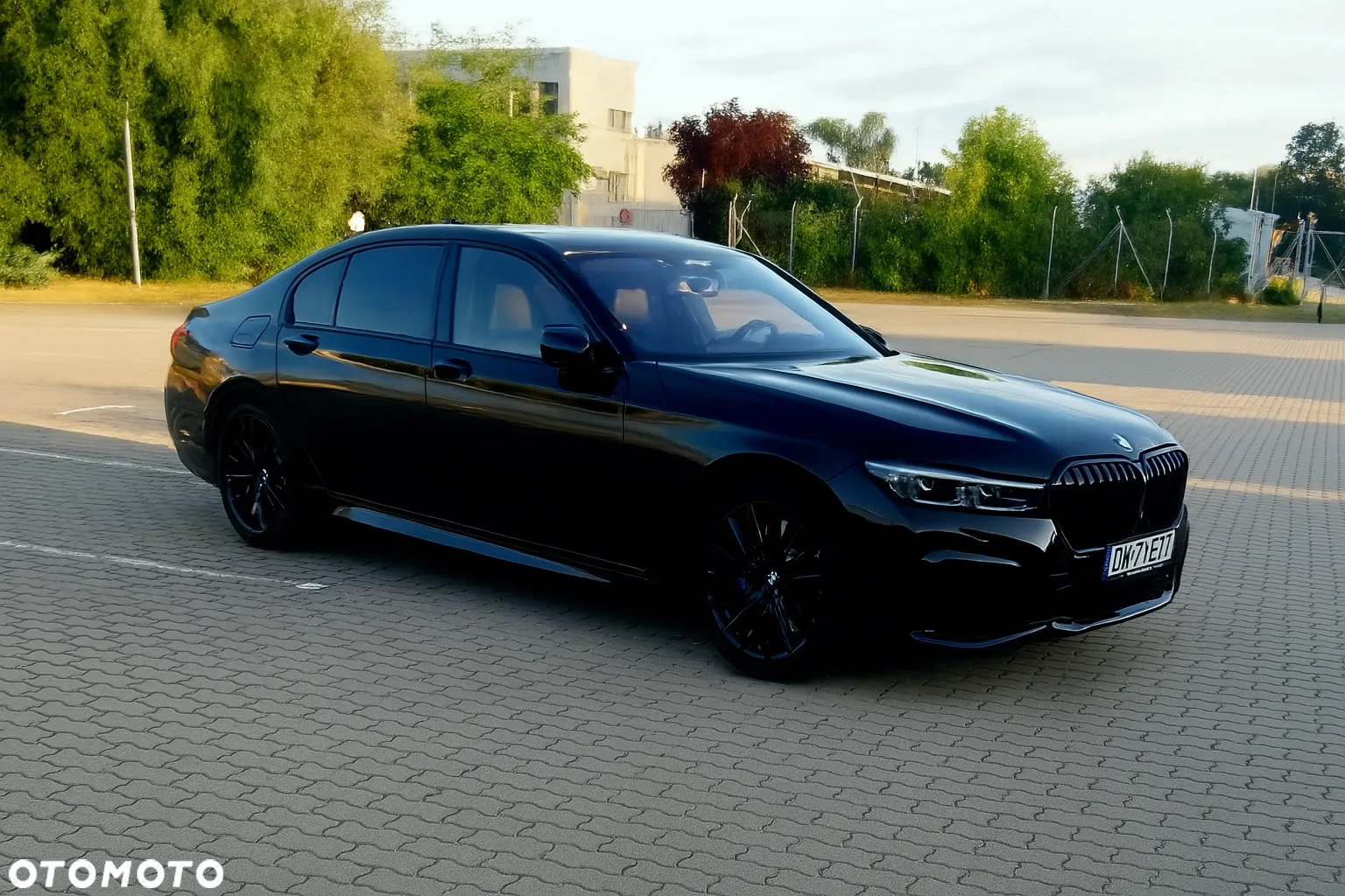 BMW Seria 7 750i xDrive sport - 2