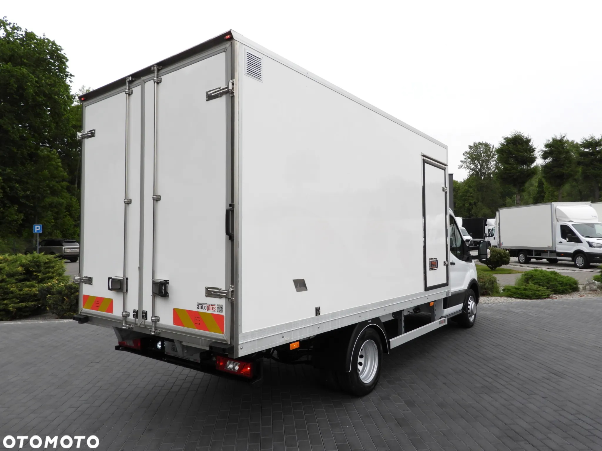 Ford TRANSIT KONTENER / CHŁODNIA 5*C / TEMPOMAT LEDY BLIŹNIACZE KOŁA KLIMATYZACJA 130KM [ U89312 ] - 4