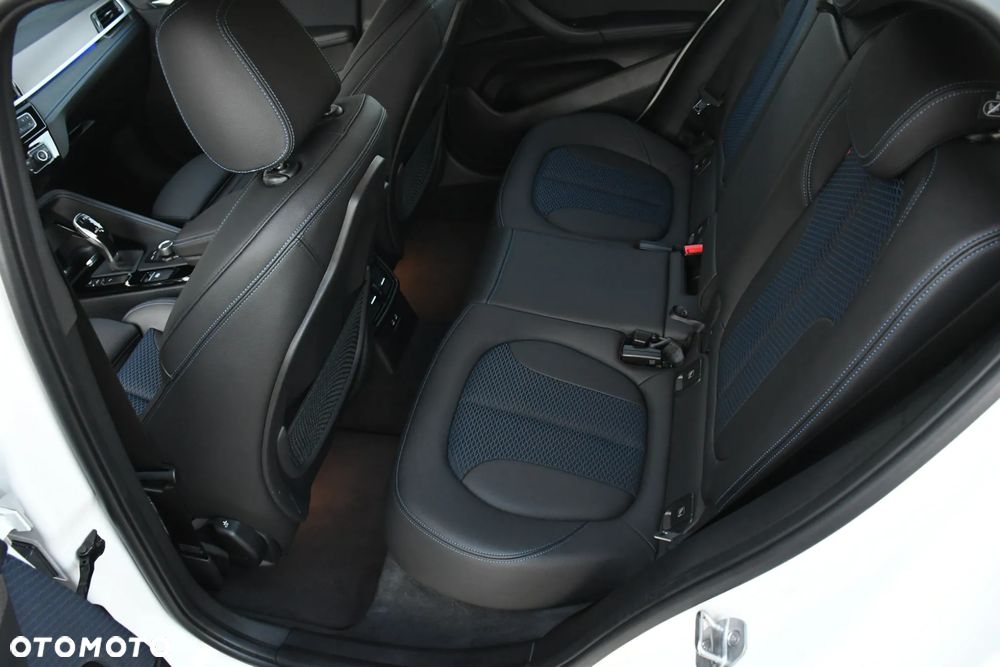 BMW X2 sDrive18i M Sport - 24