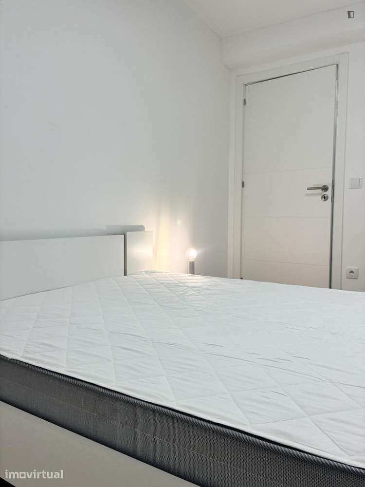 Quarto - localizado em Aveiro - Grande imagem: 5/15