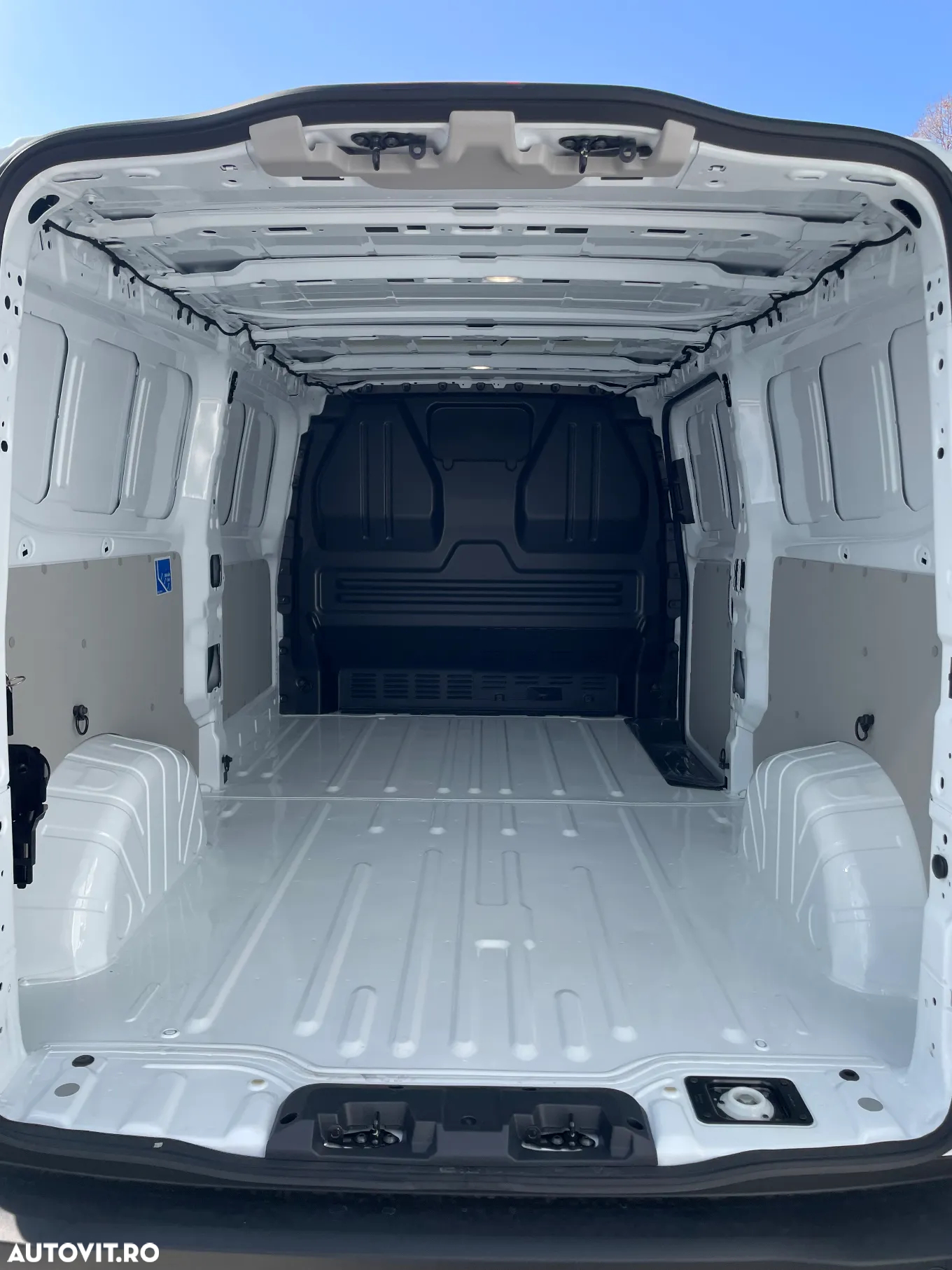 Volkswagen Transporter - 20