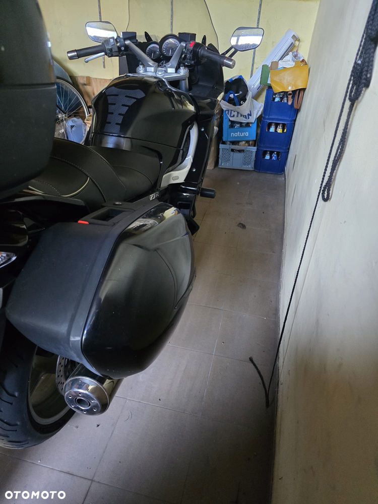 Yamaha FJR - 6