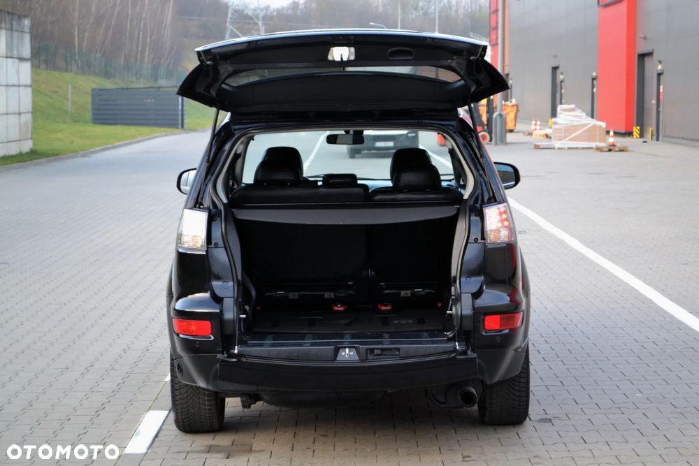 Mitsubishi Outlander 2.4 Intense + CVT - 30