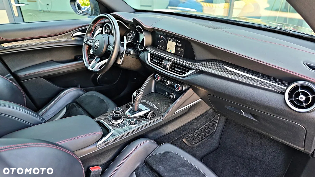 Alfa Romeo Stelvio 2.0 Turbo Veloce TI Q4 - 16
