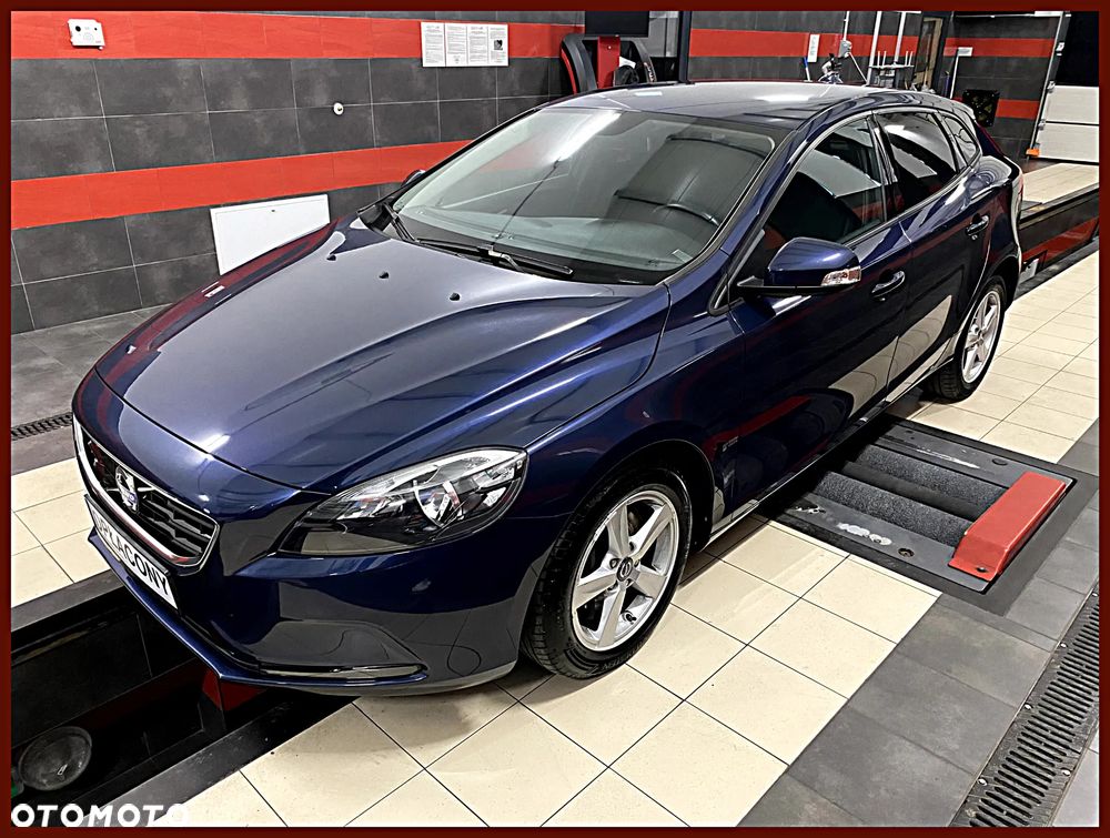 Volvo V40 D4 Momentum - 1