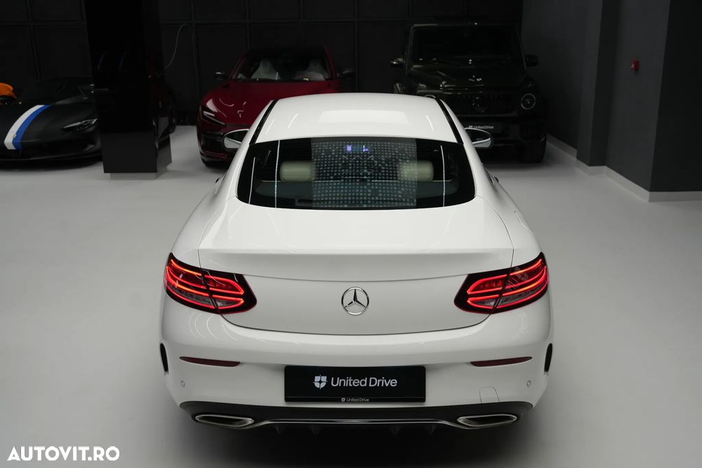 Mercedes-Benz C 400 4MATIC Coupe - 28