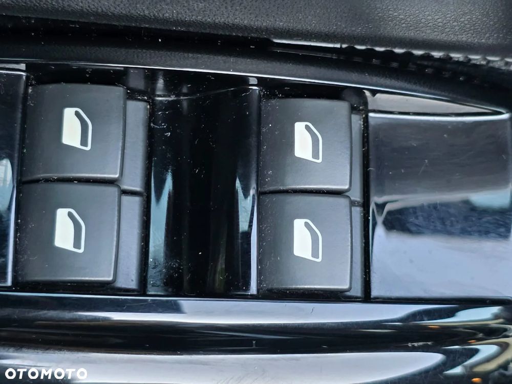 Citroën C3 1.2 PureTech Shine - 19
