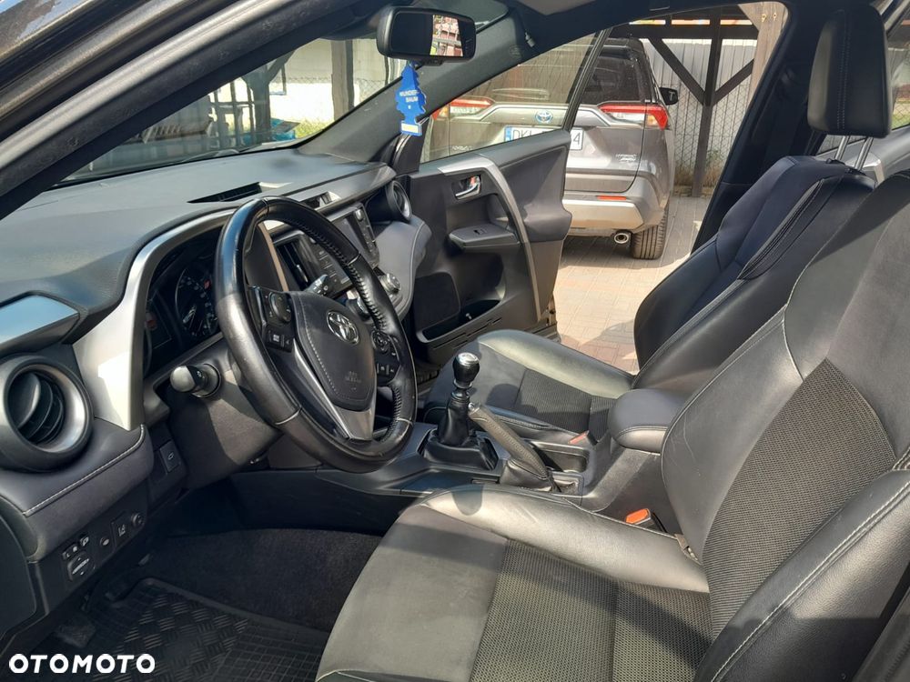 Toyota RAV4 2.0 D-4D Premium 4x2 - 3