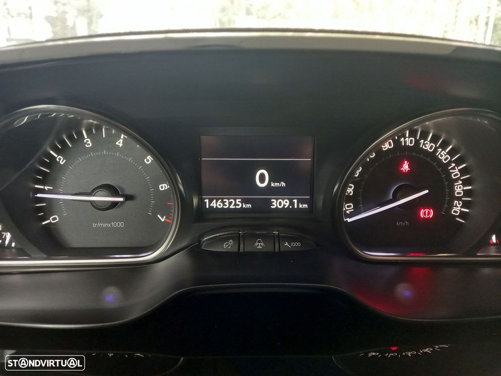Peugeot 2008 1.2 PureTech Allure - 15