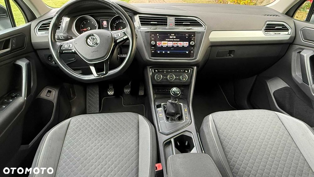 Volkswagen Tiguan - 8