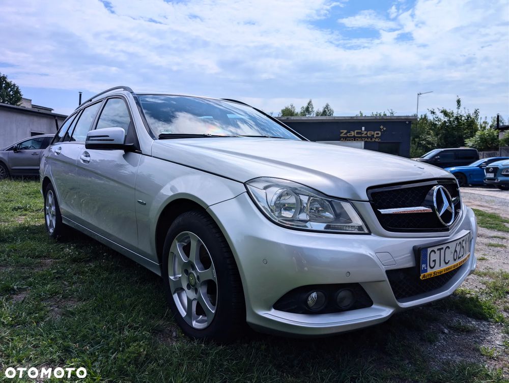 Mercedes-Benz Klasa C 180 CGI BlueEFFICIENCY Elegance - 2