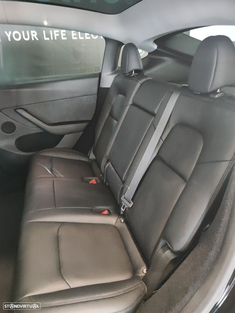 Tesla Model Y RWD - 7