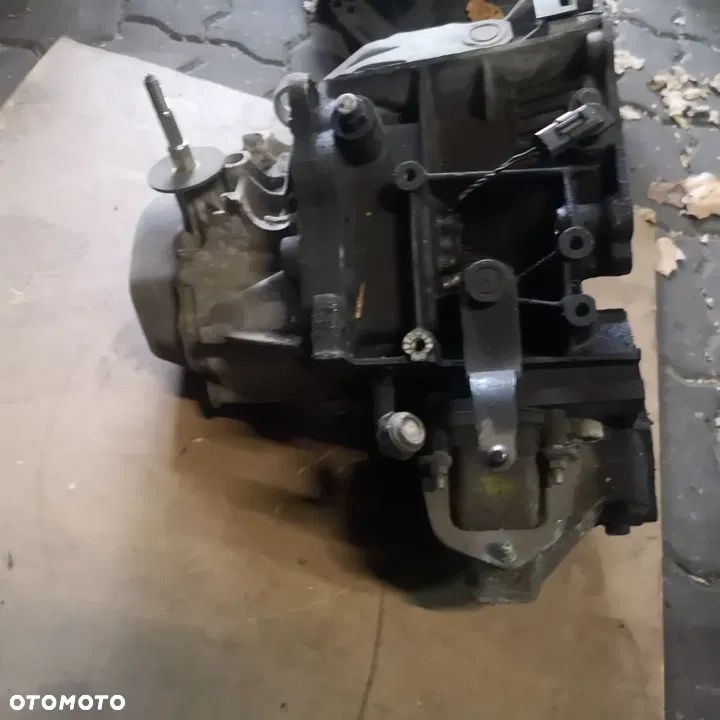 SKRZYNIA BIEGÓW BERLINGO PARTNER 1,9 D DW8 20TE49 - 5