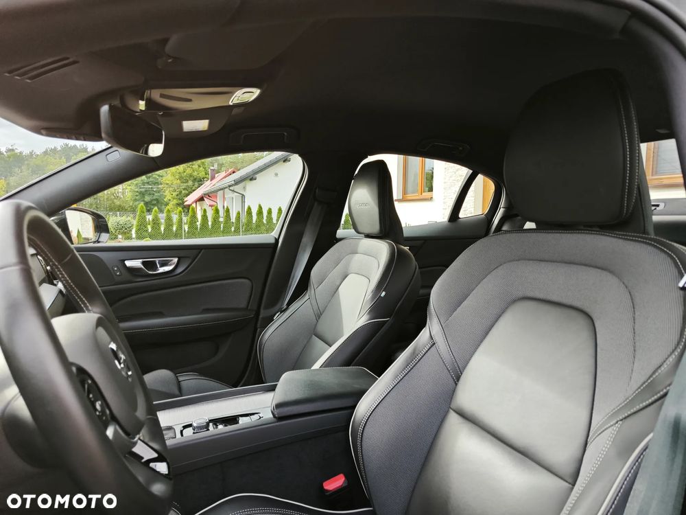 Volvo S60 T4 R-Design - 24