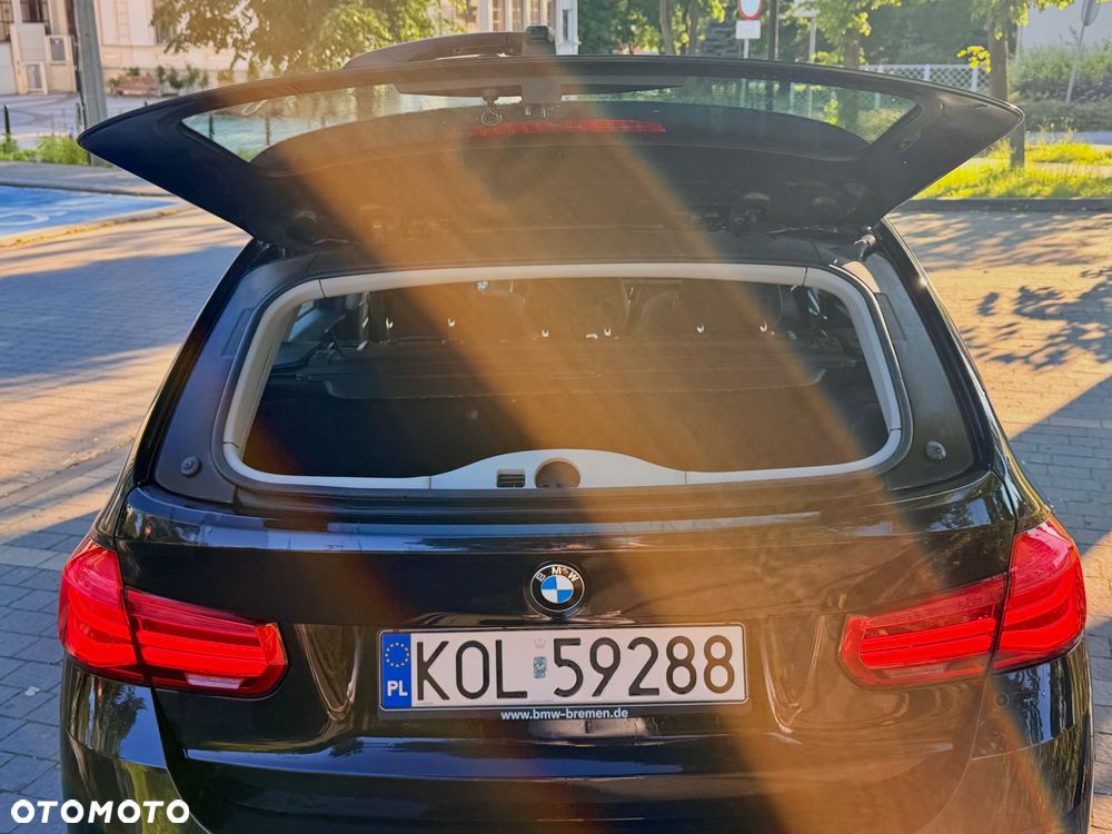 BMW Seria 3 320d Sport Line - 13