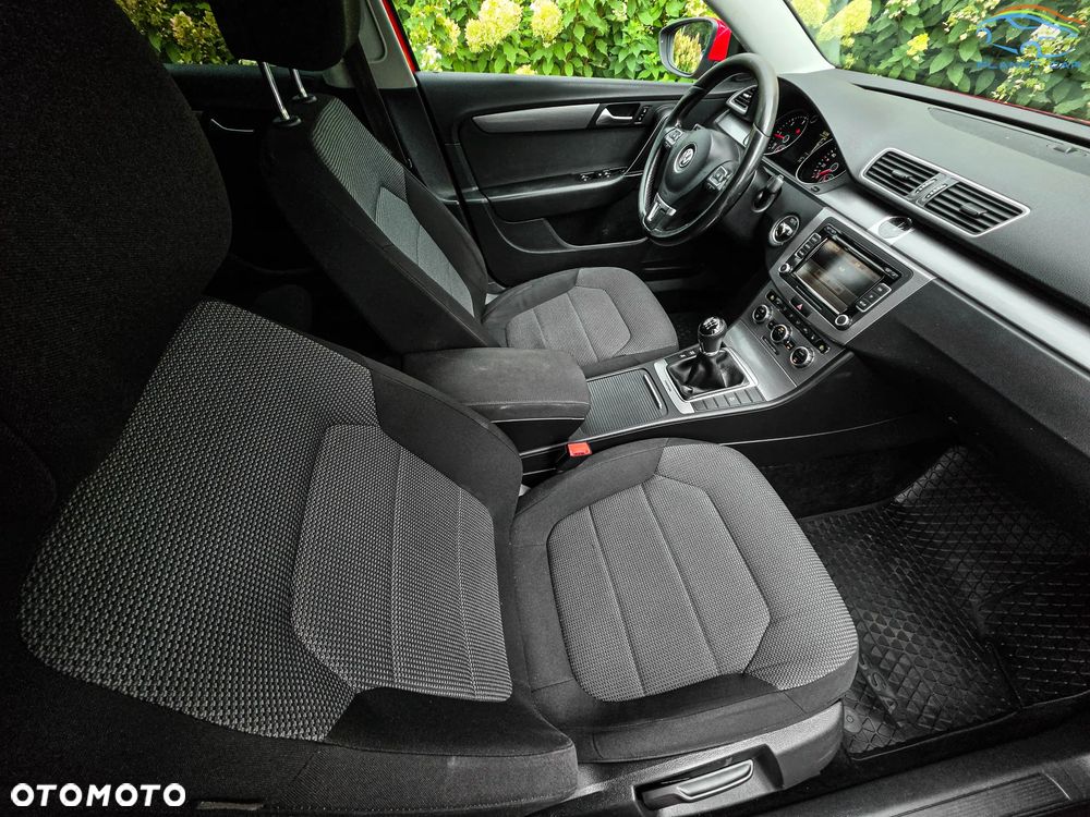 Volkswagen Passat 2.0 TDI 4Motion BlueMotion Technol Trendline - 19