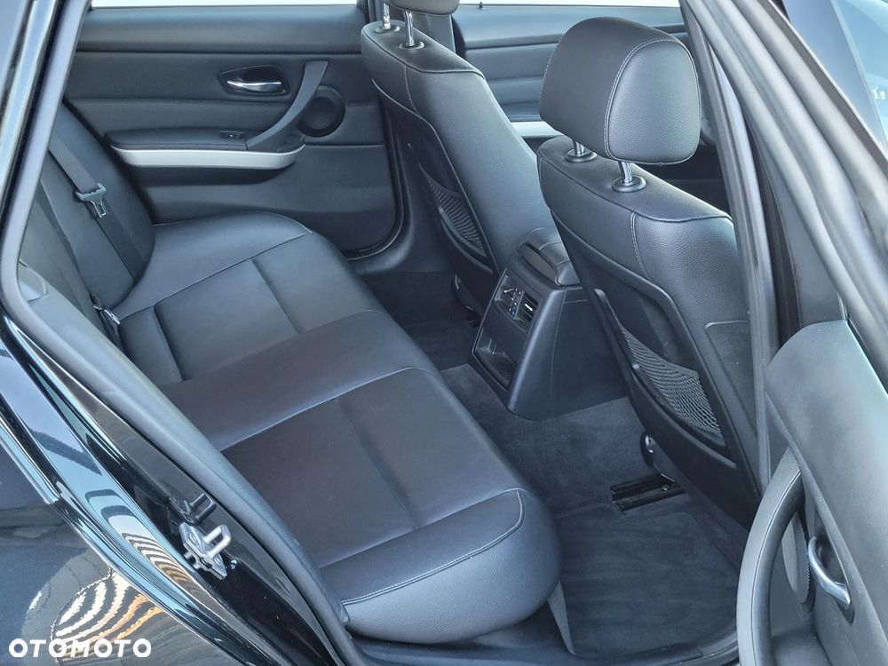 BMW Seria 3 318d DPF - 15