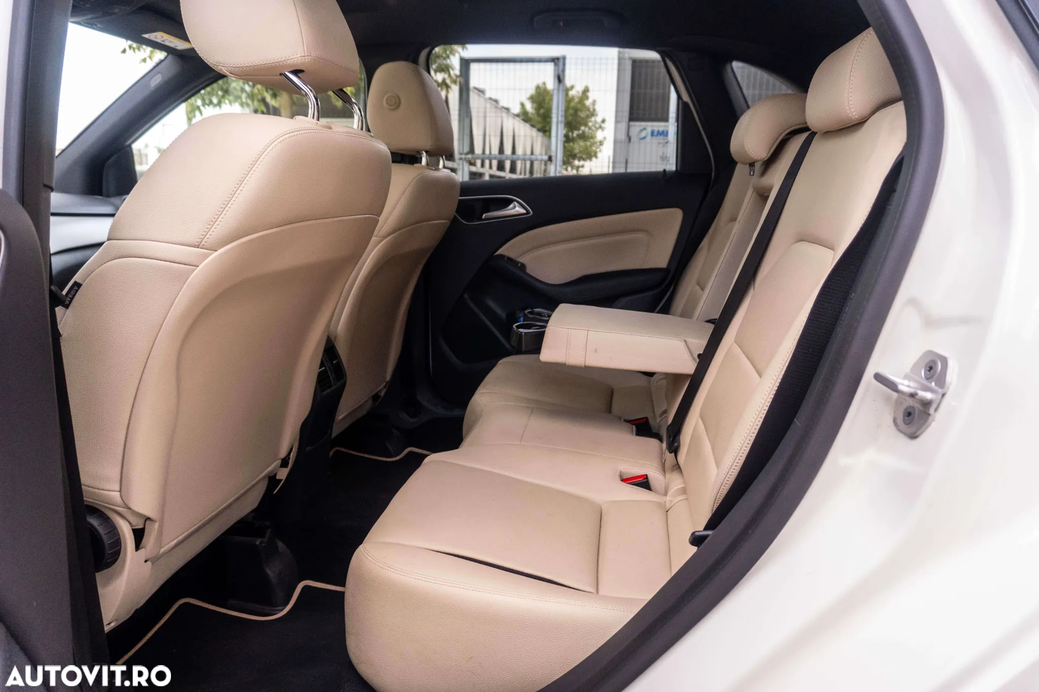 Mercedes-Benz B - 28
