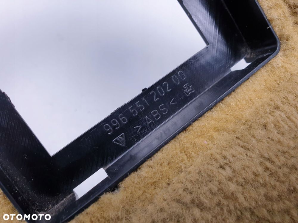 Porsche Boxster 986 OSŁONA SKRZYNKI BEZPIECZNIKÓW - 3