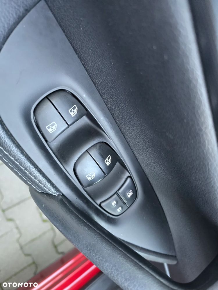 Nissan Qashqai 1.3 DIG-T N-CONNECTA - 18