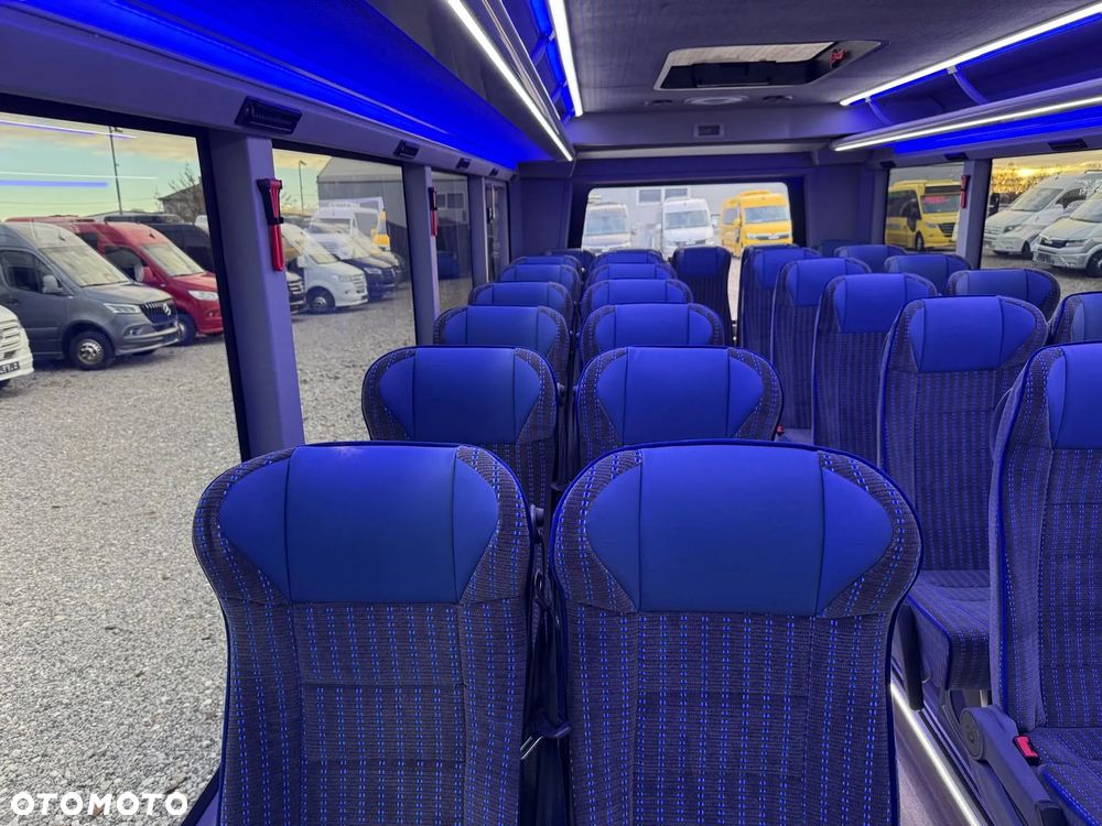 Mercedes-Benz Sprinter 519 - 21