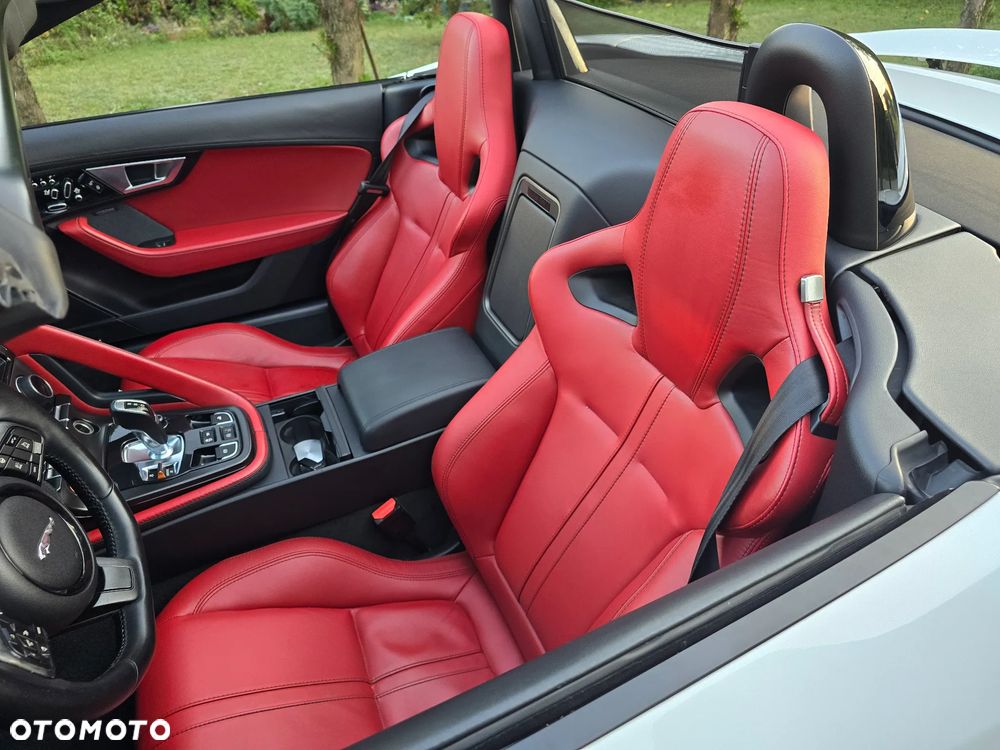 Jaguar F-Type - 8