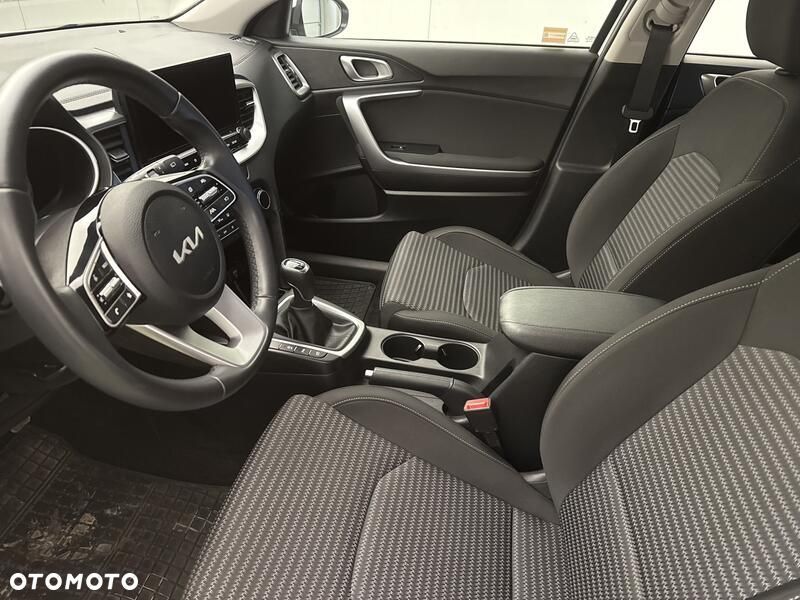 Kia Ceed 1.5 T-GDI M - 11