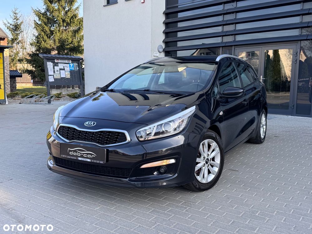 Kia Ceed 1.6 GDI ISG Dream-Team Edition - 10