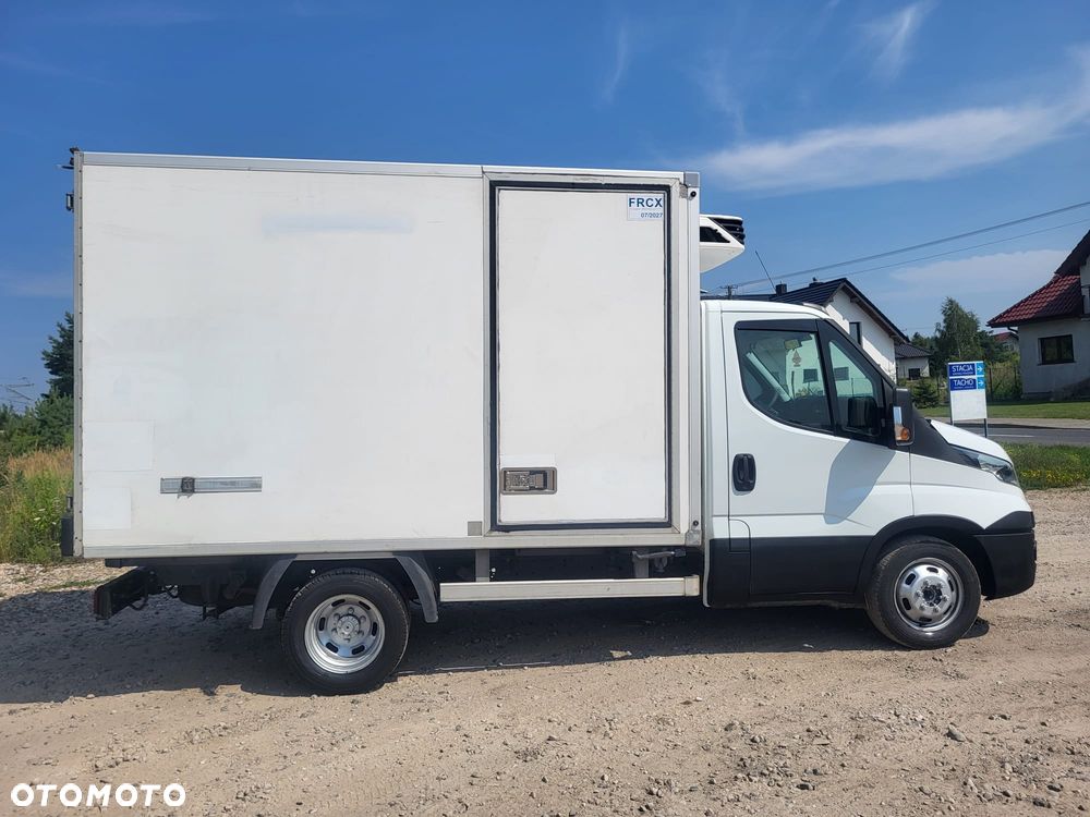Iveco Daily 35C13 2015r IZOTERMA CHŁODNIA 230V MROŹNIA AGREGAT Bliźniaki - 12
