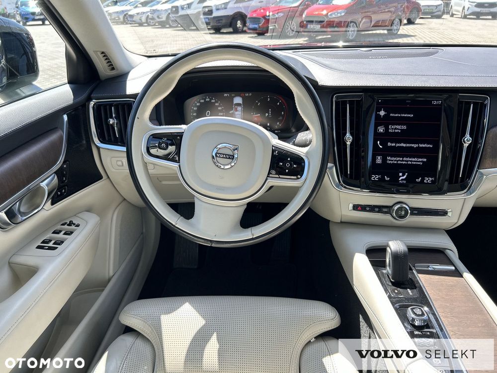 Volvo V90 Cross Country - 33
