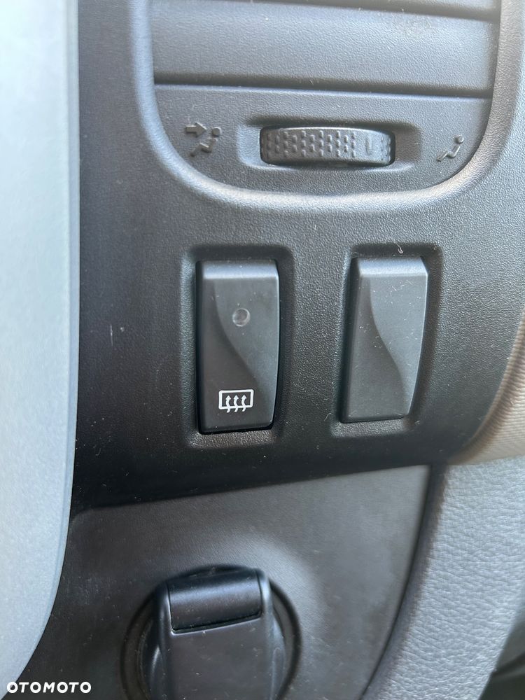 Nissan NV300 - 22