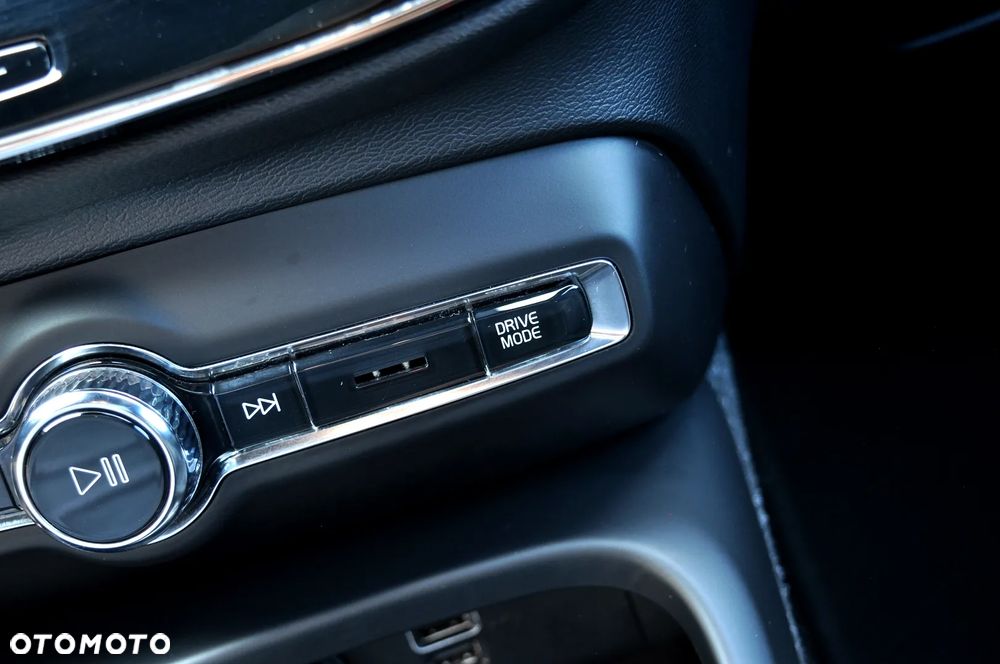 Volvo XC 40 D4 AWD Geartronic R-Design - 33