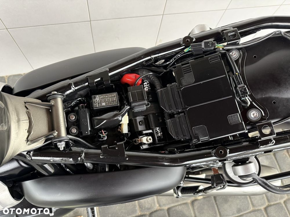 Triumph Street Twin - 26