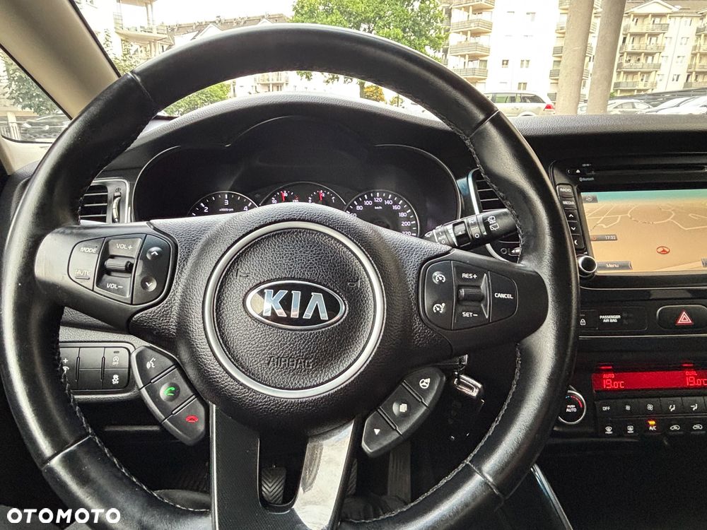 Kia Carens 1.7 CRDi M 7os - 17