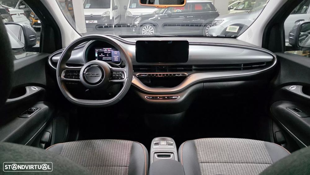 Fiat 500e 42kWh ICON — fotografia 37