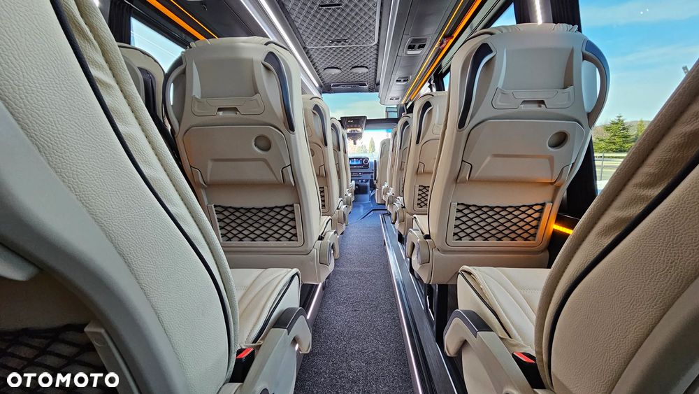 Mercedes-Benz Sprinter 519 - 24