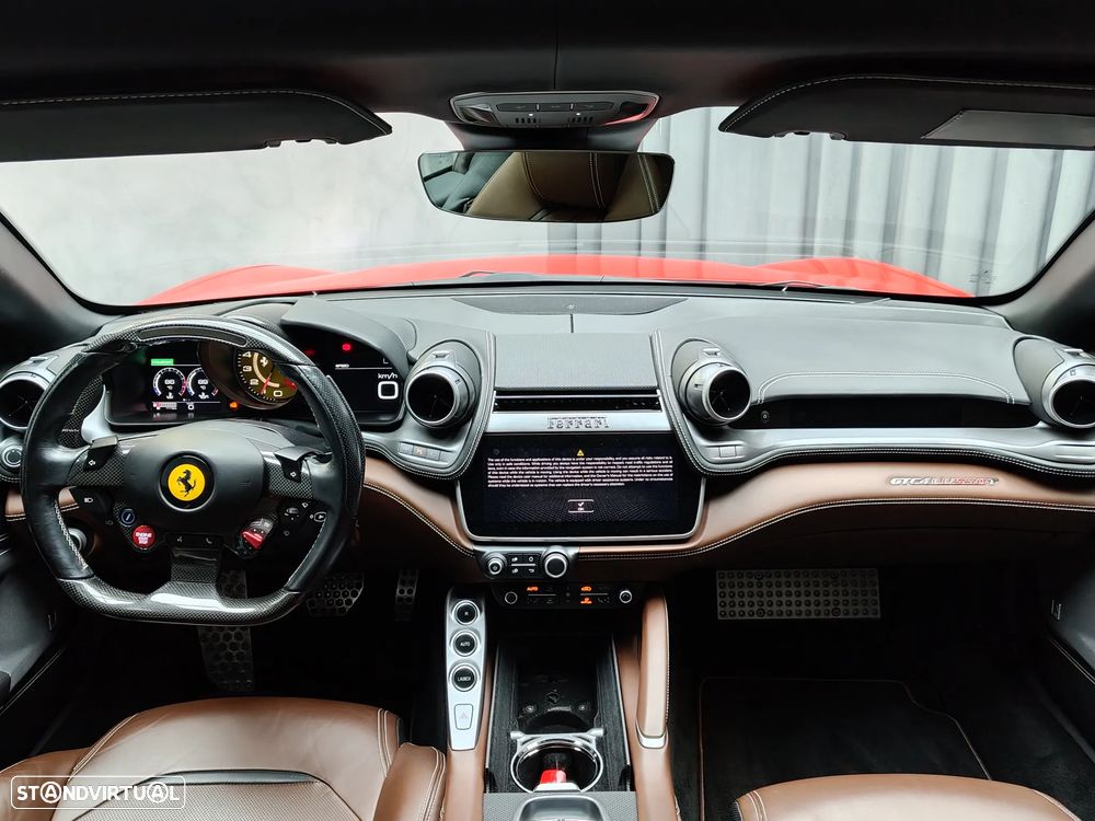 Ferrari GTC4 Lusso T - 10