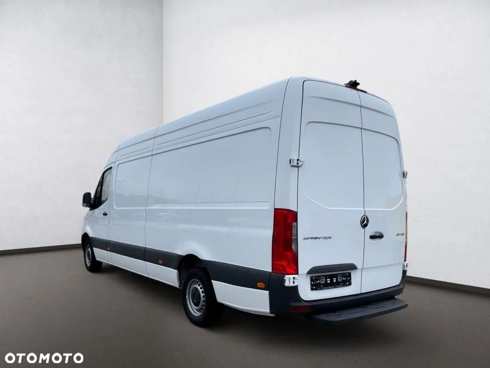 Mercedes-Benz Sprinter - 3