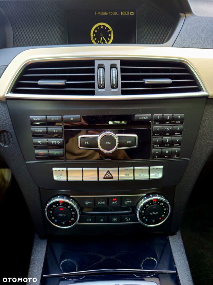 Mercedes-Benz Klasa C 180 (BlueEFFICIENCY) 7G-TRONIC - 21