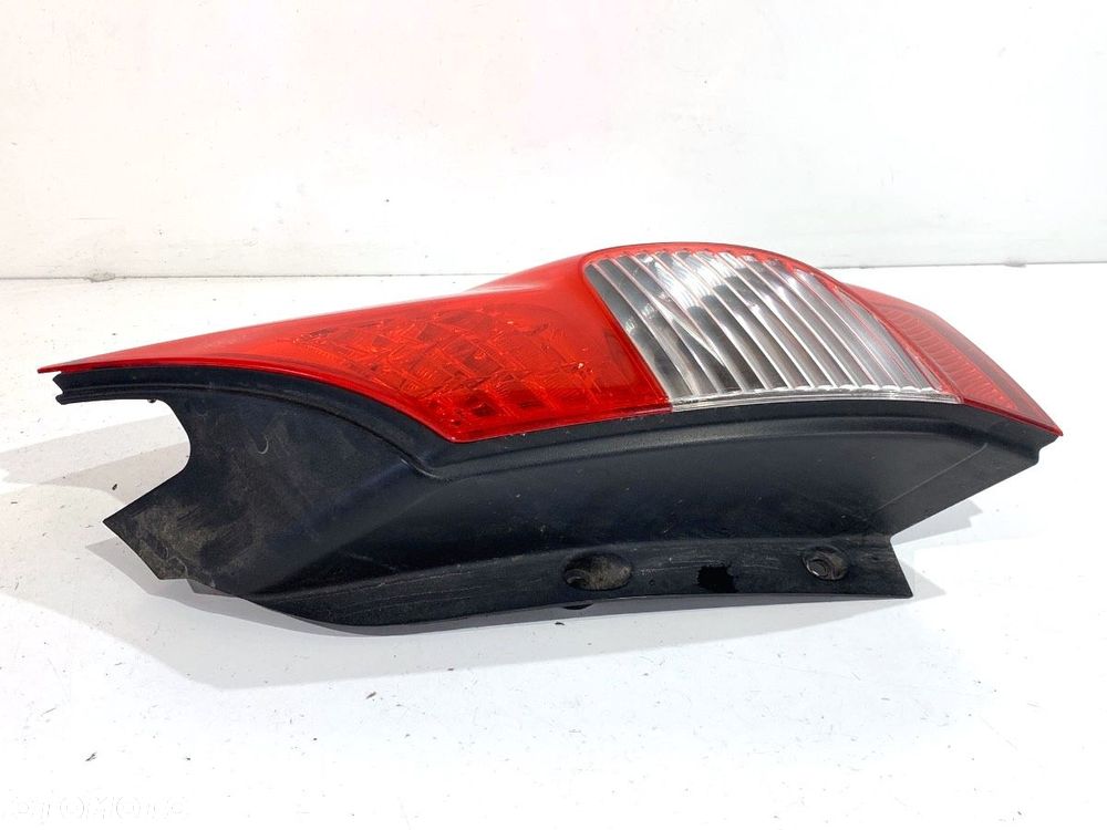 LAMPA PRAWY TYŁ  RENAULT SCÉNIC II (JM0/1_) 2003 - 2010 2.0 (JM05, JM0U, JM1N, JM1U, JM2V) 99 kW - 2