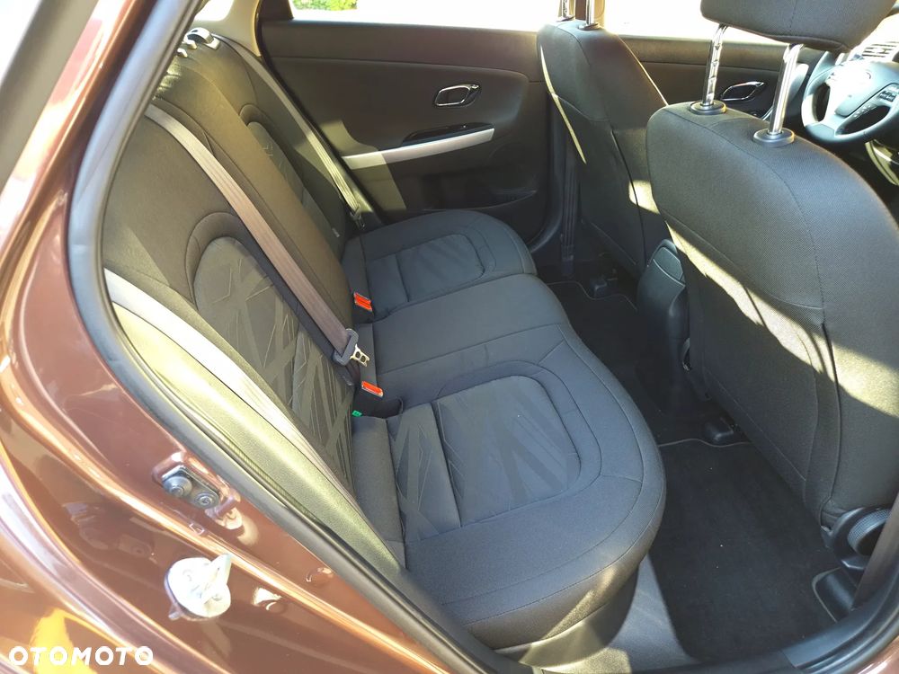 Kia Ceed 1.6 GDI Spirit - 29