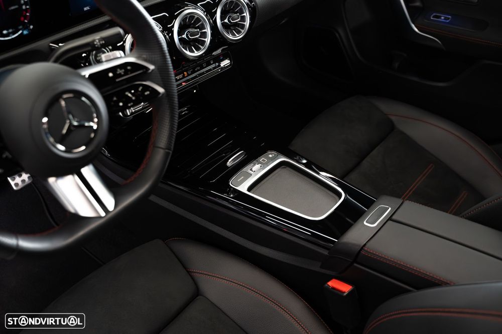 Mercedes-Benz CLA 250 e Shooting Brake AMG Line - 48