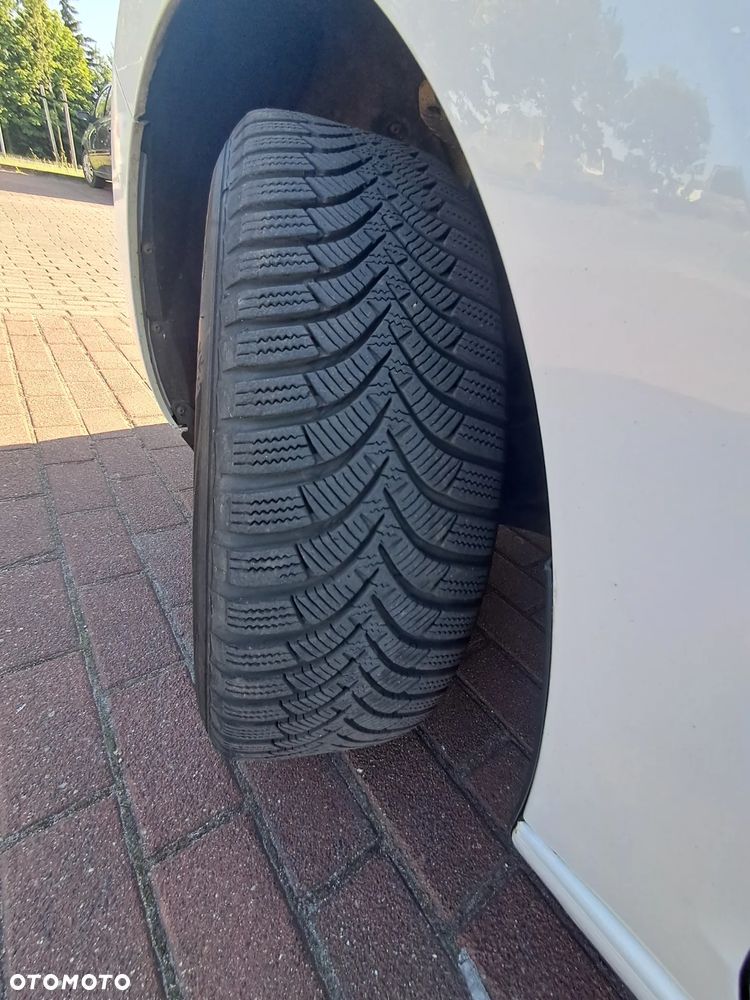 Skoda RAPID 1.6 TDI DPF Ambition - 12