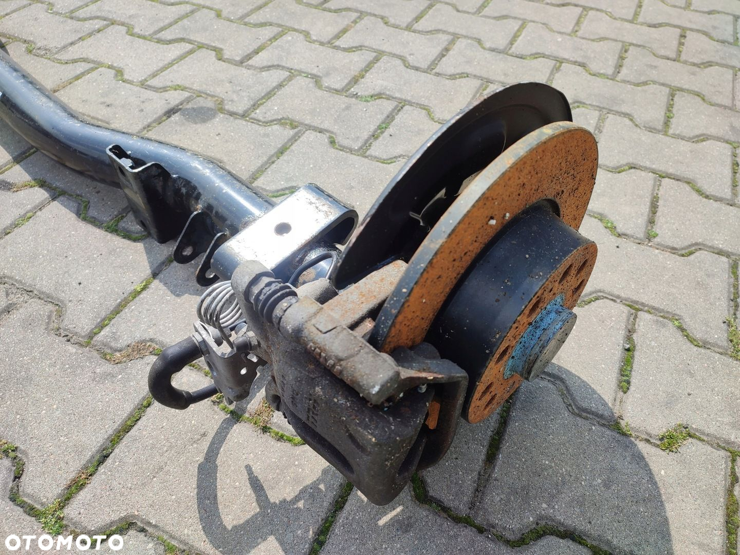 VW CADDY 2K5 BELKA OŚ ZAWIESZENIE TYŁ KOMPLETNE 2K5500051BS - 3