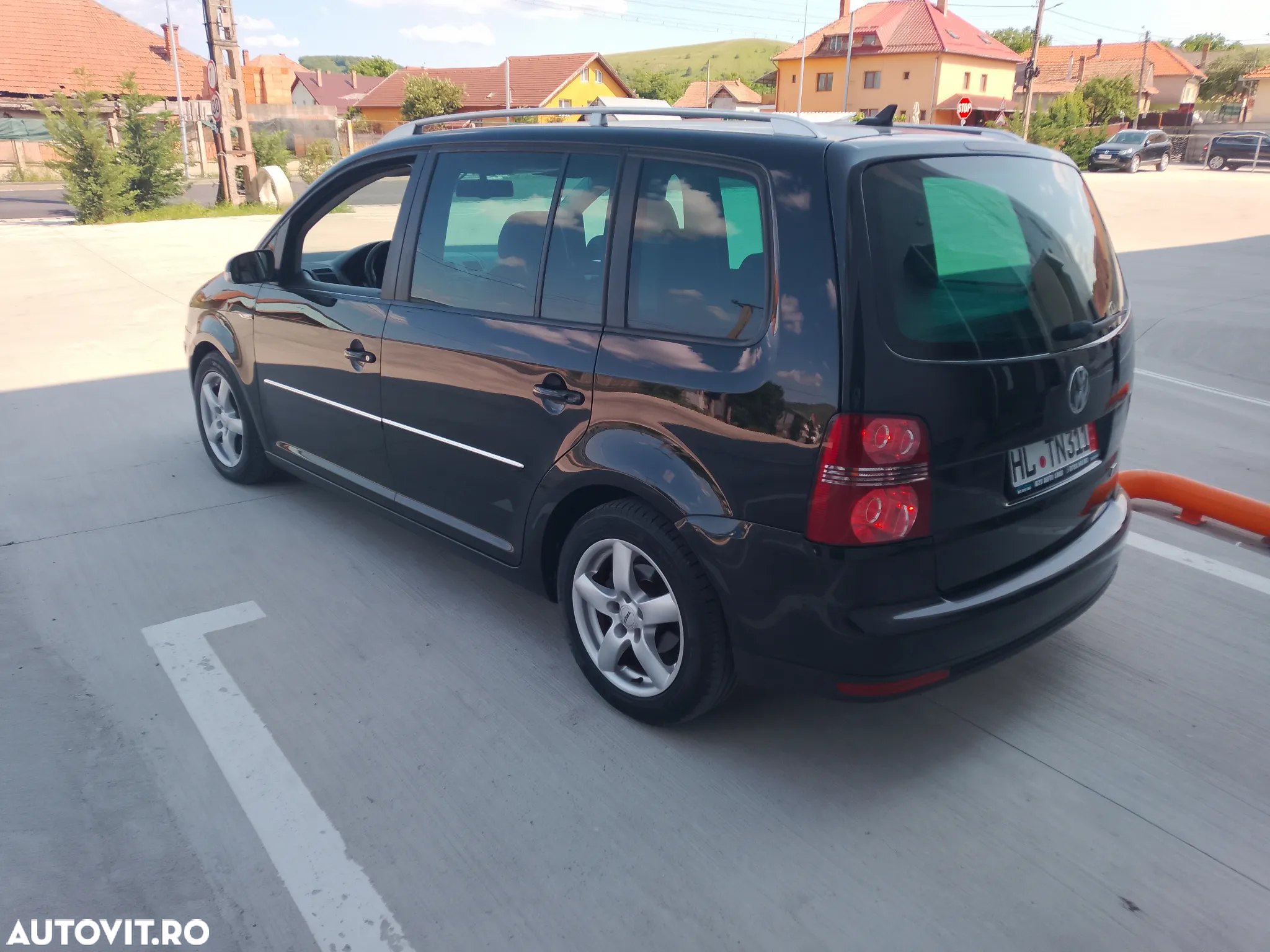 Volkswagen Touran 2.0 TDI DPF R-Line Edition - 6