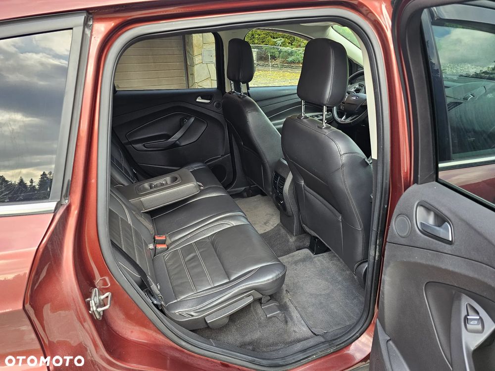 Ford Escape 2.0 EcoBoost AWD Titanium - 24