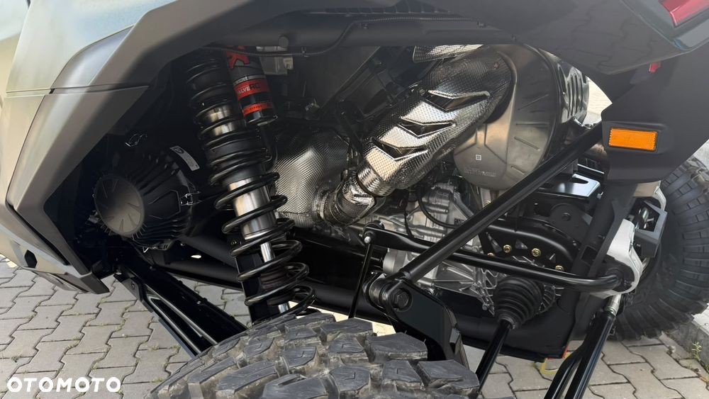 Can-Am Maverick - 8