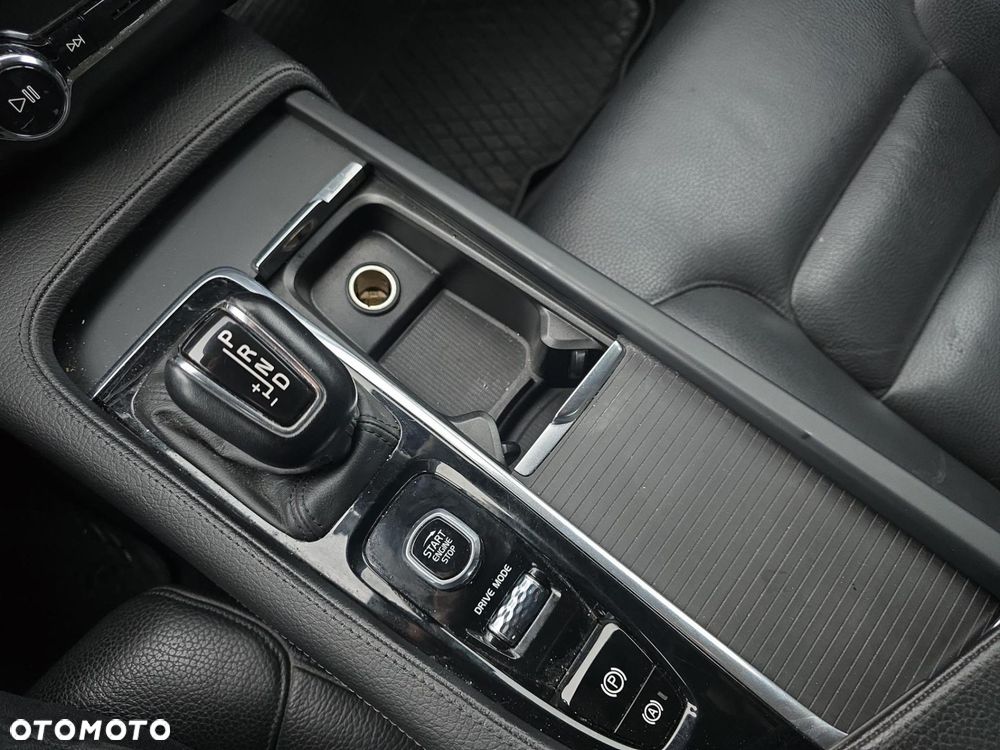 Volvo S90 T4 Momentum - 22